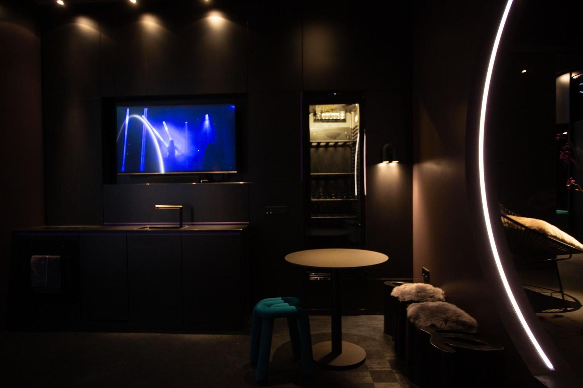 A Unique Space In Kreuzberg Apartment
